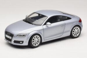Audi TT 8N Silverblue Metallic Minichamps 1:18 100015020 Druckguss