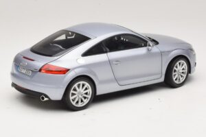 Audi TT 8N Silverblue Metallic Minichamps 1:18 100015020 Druckguss — Bild 3 von 8