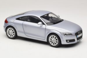 Audi TT 8N Silverblue Metallic Minichamps 1:18 100015020 Druckguss — Bild 6 von 8