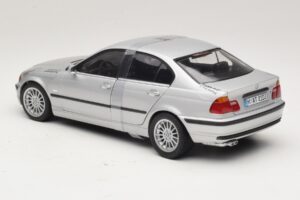 BMW 3-Series E46 6-Cylinder Silber UT Models 1:18 20512 Druckguss — Bild 5 von 6