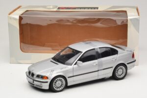 BMW 3-Series E46 6-Cylinder Silber UT Models 1:18 20512 Druckguss — Bild 6 von 6