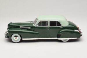 Cadillac Fleetwood Series 60 Special Grün MCG 1:18 MCG18657 Druckguss — Bild 3 von 6
