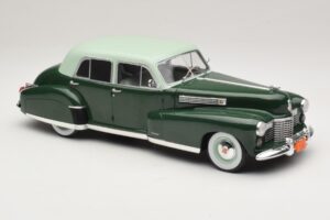 Cadillac Fleetwood Series 60 Special Grün MCG 1:18 MCG18657 Druckguss — Bild 4 von 6