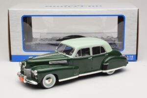 Cadillac Fleetwood Series 60 Special Grün MCG 1:18 MCG18657 Druckguss — Bild 6 von 6