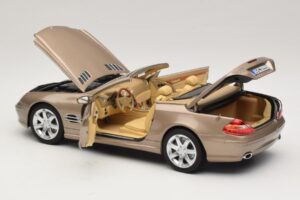 Mercedes SL500 R230 Travertine Beige Norev 1:18 183843 Druckguss — Bild 6 von 9