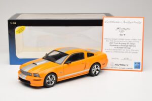 Ford Mustang GT S197 Grabber Orange Metallic AUTOart 1:18 73117-A1 Druckguss — Bild 8 von 8