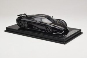Koenigsegg Regera Schwarz Carbon-Paket FrontiArt 1:18 F079-179 Resin — Bild 4 von 7