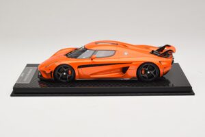 Koenigsegg Regera Orange Carbon-Paket FrontiArt 1:18 F071-153 Resin — Bild 3 von 7