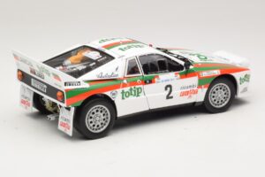 Lancia 037 #2 A. Bettega / M. Perissinot Rally San Marino 1984 Kyosho 1:18 08306F Druckguss — Bild 3 von 8