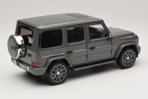 Mercedes G-Class W465 Classic Grey Norev 1:18 183035 Druckguss — Bild 2 von 6