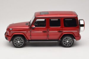 Mercedes G-Class W465 Hyacinth Red Norev 1:18 183037 Druckguss — Bild 3 von 6