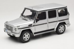 Mercedes G500 W463 LWB Händler Edition Silber AUTOart 1:18 B66962142 Druckguss