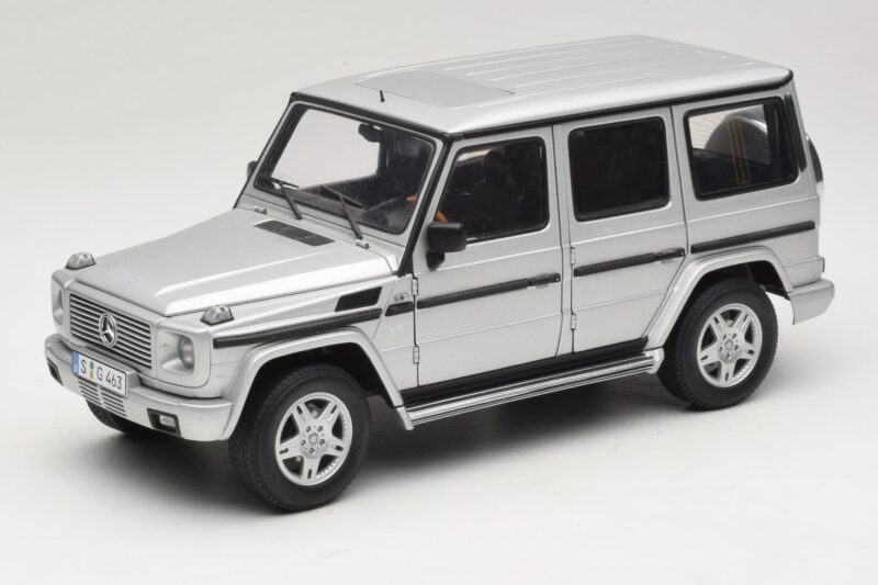 Mercedes G500 W463 LWB Händler Edition Silber AUTOart 1:18 B66962142 Druckguss