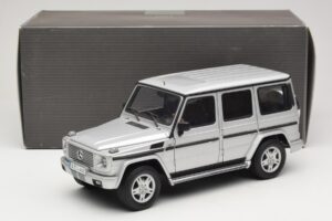 Mercedes G500 W463 LWB Händler Edition Silber AUTOart 1:18 B66962142 Druckguss — Bild 8 von 8