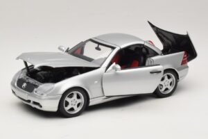 Mercedes SLK230 R170 AMG Roadster Silber UT Models 1:18 26152 Druckguss — Bild 2 von 8