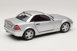 Mercedes SLK230 R170 AMG Roadster Silber UT Models 1:18 26152 Druckguss — Bild 3 von 8