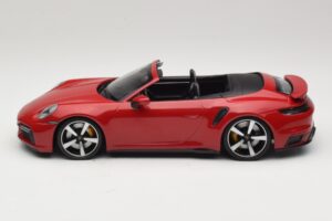 Porsche 911 992 Turbo S Cabriolet Dunkelrot Minichamps 1:18 PORSCHE007 Druckguss — Bild 3 von 6