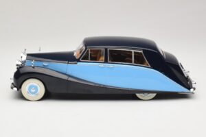 Rolls-Royce Silver Wraith Empress by Hooper Schwarz & Dunkelblau MCG 1:18 MCG18051 Druckguss — Bild 3 von 6