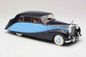 Rolls-Royce Silver Wraith Empress by Hooper Schwarz & Dunkelblau MCG 1:18 MCG18051 Druckguss — Bild 4 von 6