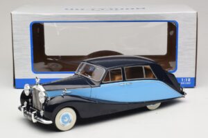 Rolls-Royce Silver Wraith Empress by Hooper Schwarz & Dunkelblau MCG 1:18 MCG18051 Druckguss — Bild 6 von 6