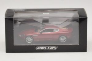 Aston Martin DB9 Rot Metallic Minichamps 1:43 400137340 Druckguss — Bild 4 von 4