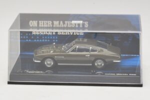 Aston Martin DBS On Her Majesty's Secret Service Minichamps 1:43 436137600 Druckguss — Bild 4 von 5