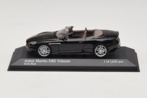 Aston Martin DBS Volante Schwarz Metallic Minichamps 1:43 400137930 Druckguss