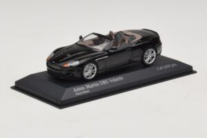 Aston Martin DBS Volante Schwarz Metallic Minichamps 1:43 400137930 Druckguss — Bild 2 von 4