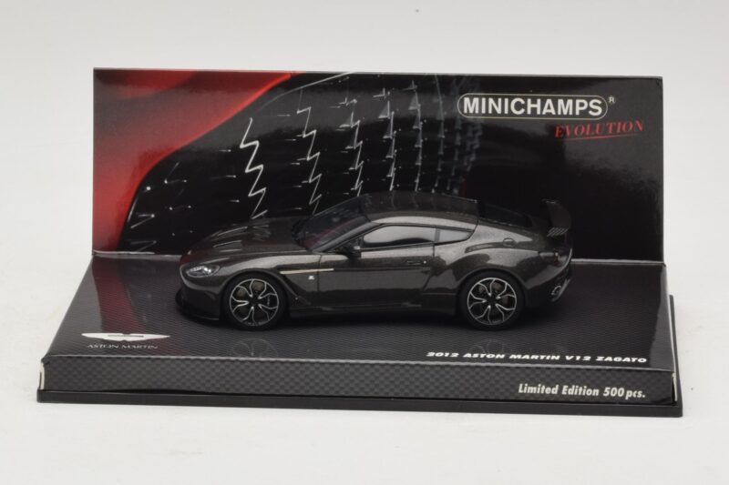 Aston Martin V12 Zagato Scintilla Silver Minichamps 1:43 437137221 Druckguss