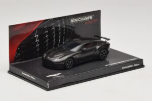 Aston Martin V12 Zagato Scintilla Silver Minichamps 1:43 437137221 Druckguss — Bild 2 von 5