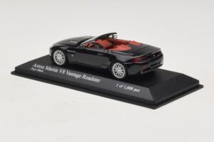 Aston Martin V8 Vantage Roadster Schwarz Metallic Minichamps 1:43 400137431 Druckguss — Bild 3 von 4
