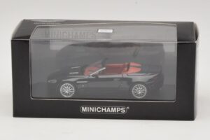 Aston Martin V8 Vantage Roadster Schwarz Metallic Minichamps 1:43 400137431 Druckguss — Bild 4 von 4