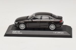 Audi A4 B8 Braun Metallic Minichamps 1:43 410011000 Druckguss