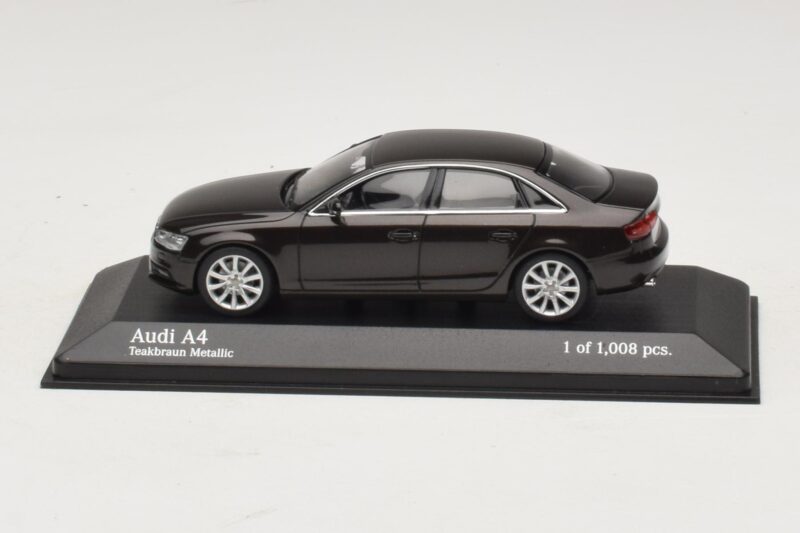 Audi A4 B8 Braun Metallic Minichamps 1:43 410011000 Druckguss