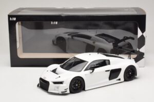 Audi R8 LMS Ultra Weiß 2015 Minichamps 1:18 153151100 Druckguss — Bild 6 von 6