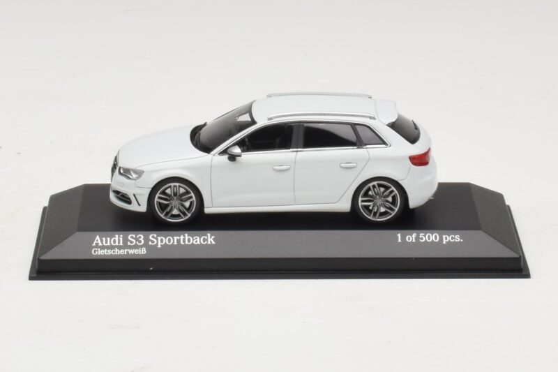 Audi S3 8V Sportback Weiß Minichamps 1:43 Audi S3 8V Sportback Weiß Minichamps 1:43 437013010 Druckguss