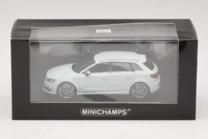 Audi S3 8V Sportback Weiß Minichamps 1:43 437013010 Druckguss — Bild 4 von 4