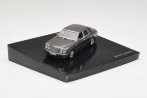 Bentley Arnage T Cypress Grey Minichamps 1:43 BL386 Druckguss — Bild 2 von 4