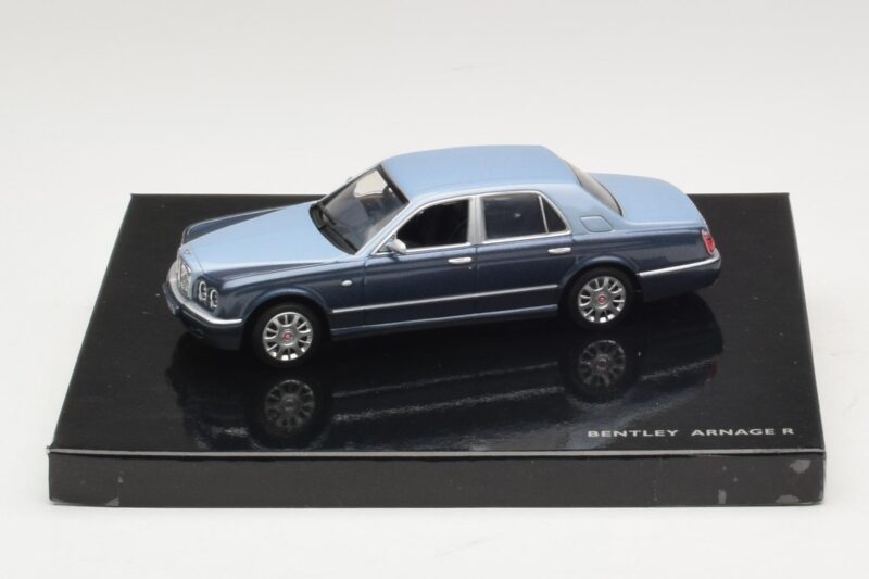 Bentley Arnage R Fountain Meteor Minichamps 1:43 Bentley Arnage R Fountain Meteor Minichamps 1:43 BL385 Druckguss