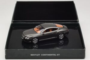 Bentley Continental GT Cypress Green Minichamps 1:43 BL312 Druckguss — Bild 4 von 4