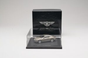 Bentley Continental GT Light Bronze Metallic Minichamps 1:43 BL834 Druckguss — Bild 4 von 4