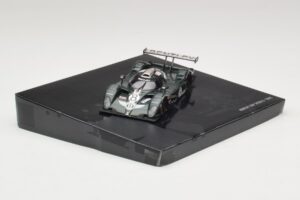 Bentley EXP Speed 8 LMP900 #8 A. Wallace / B. Leitzinger 24 Hours of Le Mans 2002 Minichamps 1:43 403021308 Druckguss — Bild 2 von 4