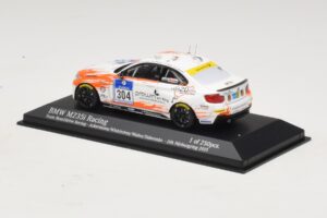 BMW M235i Team Rent2drive #304 Ackermann / Wishkirchen 24 Hours of Nurburgring 2015 Minichamps 1:43 437152504 Druckguss — Bild 3 von 4