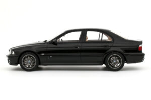 BMW M5 E39 Black Sapphire Metallic Otto 1:18 OT1338 Resin — Bild 3 von 4