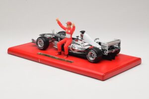 Ferrari F2004 #1 M. Schumacher Six Time World Champion 2004 Chrom Silber Hot Wheels 1:18 C7332 Druckguss — Bild 5 von 6