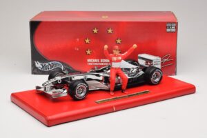 Ferrari F2004 #1 M. Schumacher Six Time World Champion 2004 Chrom Silber Hot Wheels 1:18 C7332 Druckguss — Bild 6 von 6