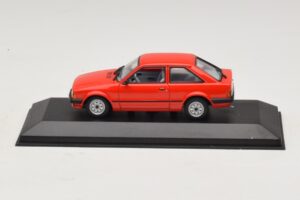 Ford Escort Mk3 3-Türer Rot Minichamps 1:43 400085000 Druckguss