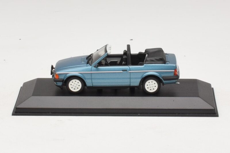 Ford Escort Mk3 Cabriolet Blau Metallic Minichamps 1:43 400085030 Druckguss