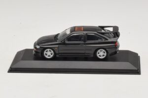 Ford Escort RS Cosworth Schwarz Metallic Minichamps 1:43 430082106 Druckguss