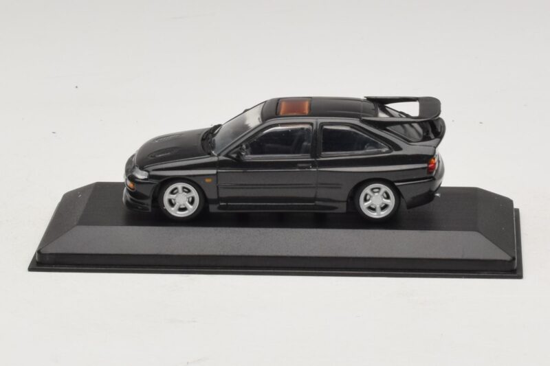 Ford Escort RS Cosworth Schwarz Metallic Minichamps 1:43 430082106 Druckguss